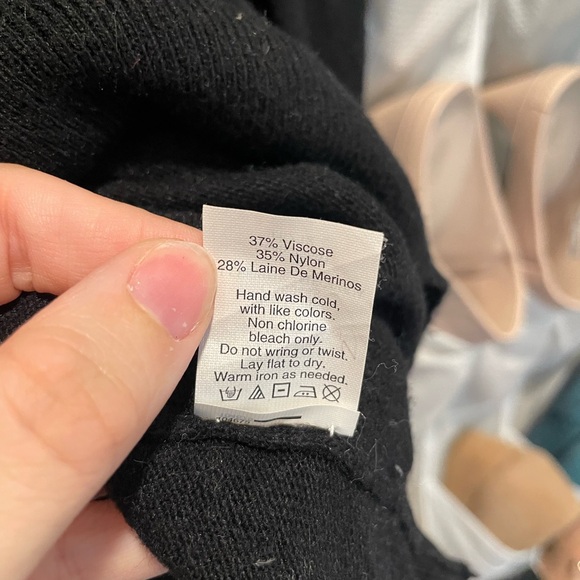 JCrew Black sweater with white bow - Picture 5 of 6